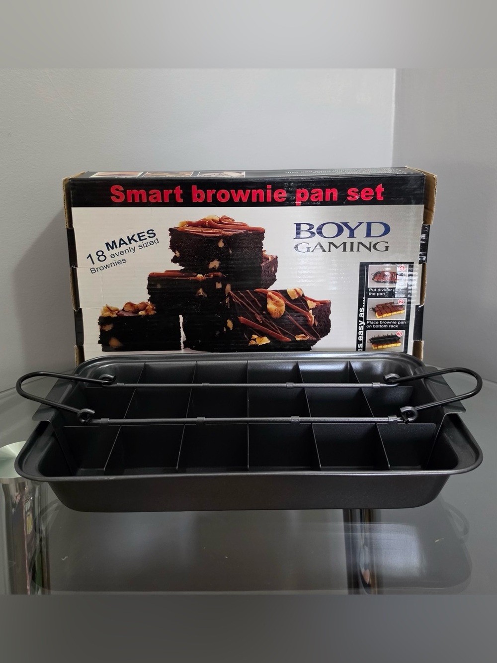 Smart Brownie Pan Set Black 18 makes evenly sized brownies Boyd gaming new